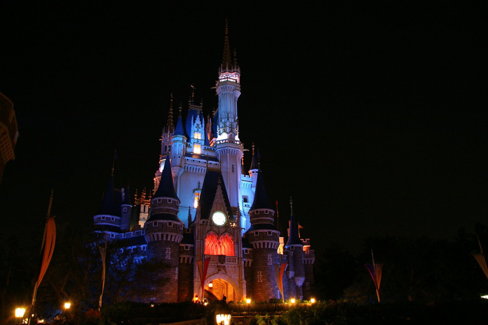 日本迪士尼vs環球影城比較指南2026｜內行人不會告訴你的選擇邏輯