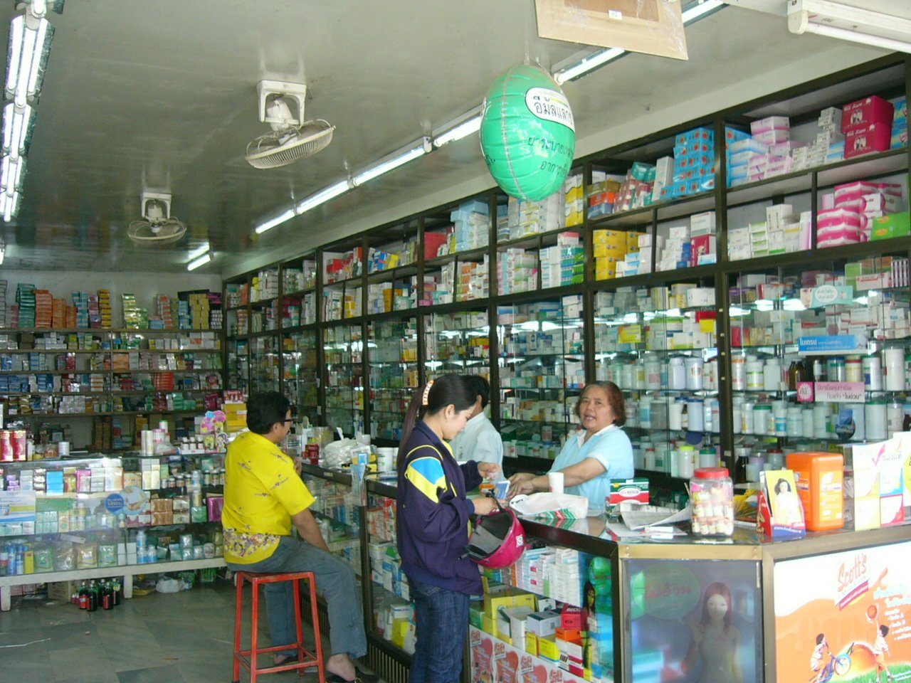 泰國藥妝必買網購Vs實體店｜2026購買管道評比心得